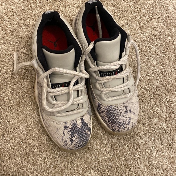 Air Jordan 11 RETRO LOW 'LIGHT BONE SNAKESKIN